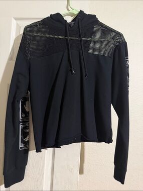 Womens Black Hooded Mesh-Yoke Pullover Sweatshirt with Sleeve Graphics